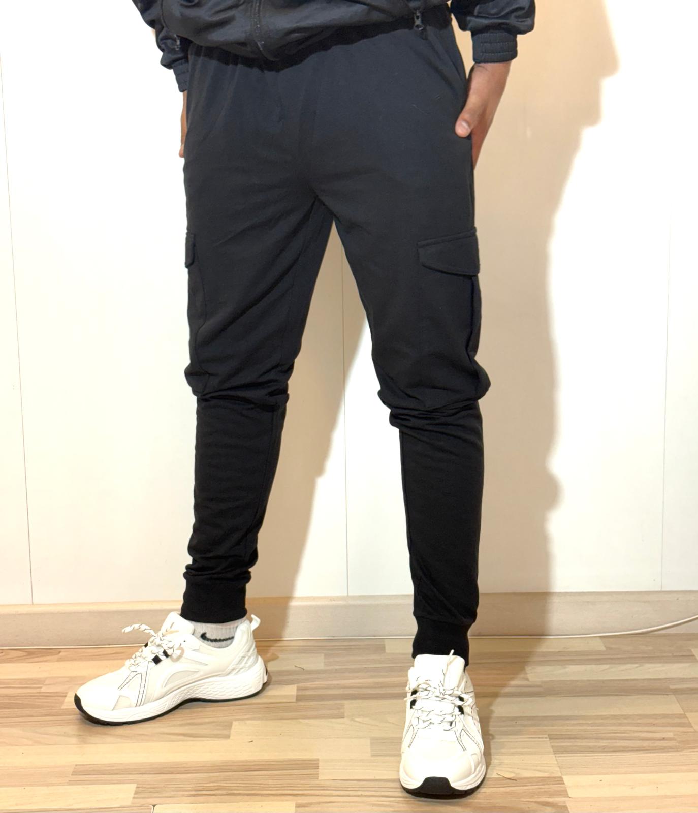 PANTALÓN CARGO NEGRO